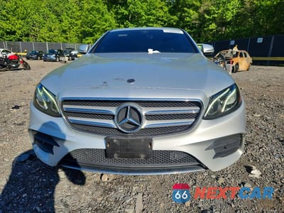 Piąte zdjęcie samochodu w środku: 2020 MERCEDES-BENZ E 350 4MATIC VIN:WDDZF8EB1LA722970 - miniatura