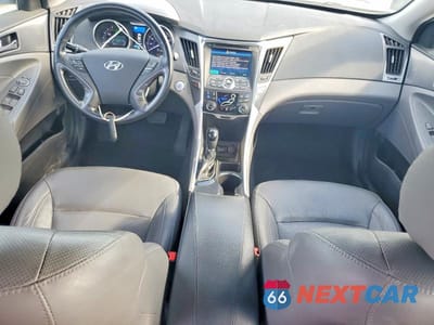 Zdjęcie 8 z 12 samochodu: 2013 HYUNDAI SONATA HYBRID VIN:KMHEC4A41DA099283 - miniatura