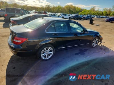 Trzecie zdjęcie samochodu z tyłu: 2014 MERCEDES-BENZ C 300 4MATIC VIN:WDDGF8AB3EG182700 - miniatura