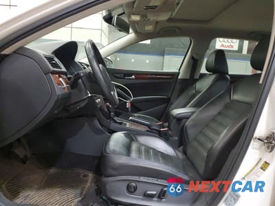 Zdjęcie 7 z 12 samochodu: 2012 VOLKSWAGEN PASSAT SEL VIN:1VWCM7A35CC083850 - miniatura