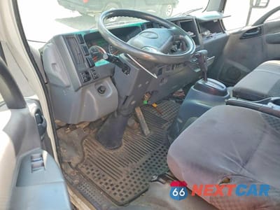 Zdjęcie 8 z 13 samochodu: 2011 ISUZU NPR VIN:JALB4W175B7402441 - miniatura