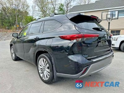 Drugie zdjęcie samochodu z przodu: 2023 TOYOTA HIGHLANDER PLATINUM VIN:5TDKDRBH8PS035011 - miniatura