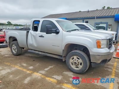 Czwarte zdjęcie samochodu z boku: 2013 GMC SIERRA K2500 HEAVY DUTY VIN:1GT22ZCG1DZ394240 - miniatura