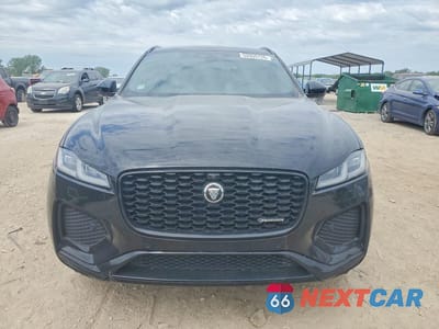 Piąte zdjęcie samochodu w środku: 2024 JAGUAR F-PACE R-DYNAMIC S VIN:SADCT2EX1RA739749 - miniatura