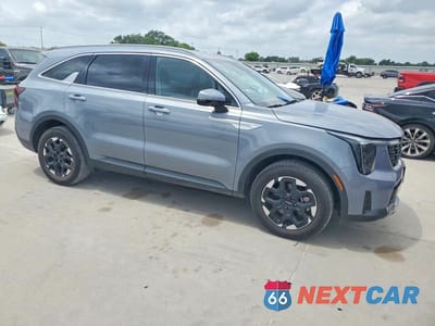 Czwarte zdjęcie samochodu z boku: 2025 KIA SORENTO S VIN:5XYRL4JCXSG329932 - miniatura