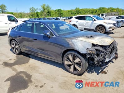 Czwarte zdjęcie samochodu z boku: 2025 AUDI A5 PREMIUM VIN:WAU1BCFU1SN074704 - miniatura