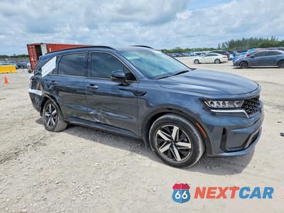 Czwarte zdjęcie samochodu z boku: 2022 KIA SORENTO EX VIN:5XYRH4LF4NG125169 - miniatura