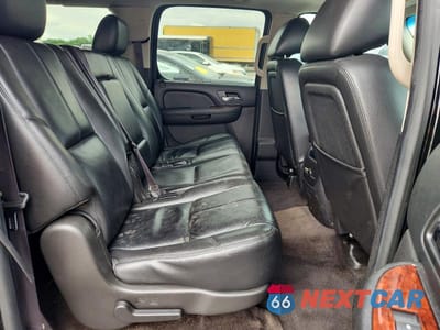 Zdjęcie 11 z 13 samochodu: 2014 CHEVROLET SUBURBAN C1500 LT VIN:1GNSCJE07ER199489 - miniatura