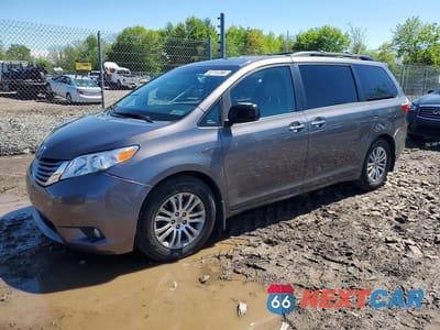 2015 TOYOTA SIENNA XLE 8-PASSENGER 5TDYK3DC3FS671333 - główne zdjęcie licytacji z USA - miniatura