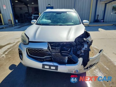 Piąte zdjęcie samochodu w środku: 2017 KIA SPORTAGE EX VIN:KNDPNCAC4H7053698 - miniatura