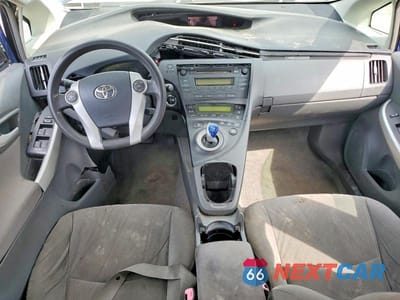 Zdjęcie 8 z 13 samochodu: 2011 TOYOTA PRIUS TWO VIN:JTDKN3DU3B0294506 - miniatura