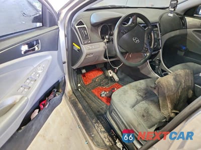 Zdjęcie 8 z 12 samochodu: 2013 HYUNDAI SONATA HYBRID VIN:KMHEC4A43DA064826 - miniatura