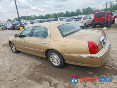 Drugie zdjęcie samochodu z przodu: 1998 LINCOLN TOWN CAR EXECUTIVE VIN:1LNFM81W6WY725107 - miniatura