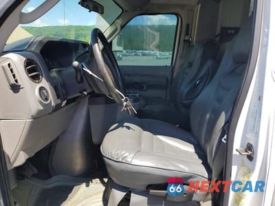 Zdjęcie 7 z 12 samochodu: 2009 FORD E350 RV VIN:1FDWE35S29DA03068 - miniatura