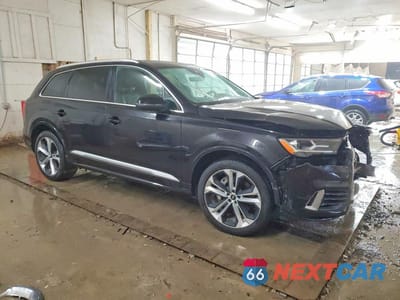 Czwarte zdjęcie samochodu z boku: 2021 AUDI Q7 PREMIUM PLUS VIN:WA1LXAF74MD023065 - miniatura