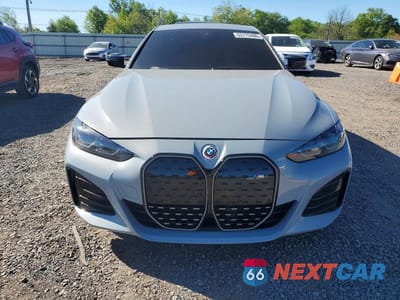 Piąte zdjęcie samochodu w środku: 2023 BMW I4 M50 VIN:WBY33AW09PFP11834 - miniatura