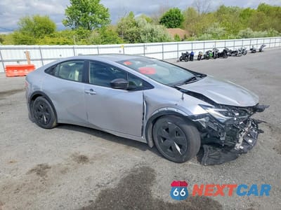 Czwarte zdjęcie samochodu z boku: 2024 TOYOTA PRIUS LE VIN:JTDACAAUXR3041833 - miniatura