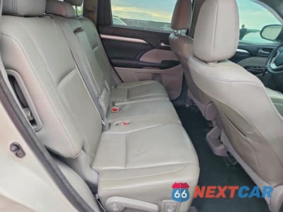 Zdjęcie 11 z 13 samochodu: 2015 TOYOTA HIGHLANDER XLE VIN:5TDKKRFH4FS112942 - miniatura