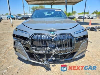 Piąte zdjęcie samochodu w środku: 2024 BMW I7 XDRIVE60 VIN:WBY53EJ03RCS55650 - miniatura