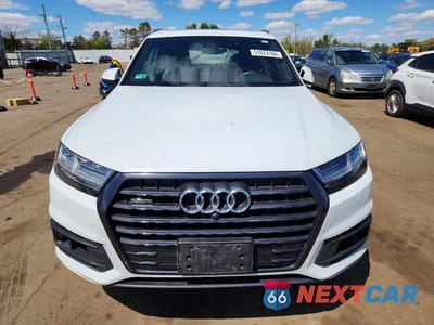 Piąte zdjęcie samochodu w środku: 2019 AUDI Q7 PRESTIGE VIN:WA1VAAF7XKD009758 - miniatura