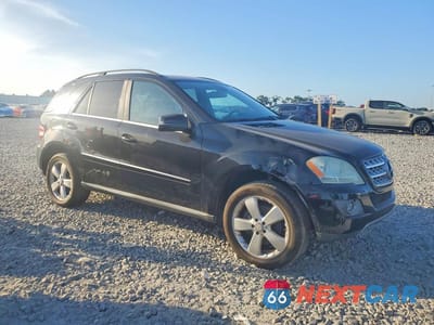Czwarte zdjęcie samochodu z boku: 2011 MERCEDES-BENZ ML 350 VIN:4JGBB5GB5BA668960 - miniatura