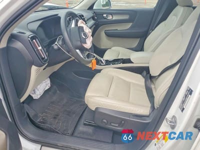 Zdjęcie 7 z 12 samochodu: 2023 VOLVO XC40 PLUS VIN:YV4L12UNXP2114157 - miniatura