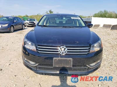 Piąte zdjęcie samochodu w środku: 2015 VOLKSWAGEN PASSAT S VIN:1VWAT7A39FC116332 - miniatura