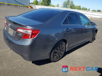 Trzecie zdjęcie samochodu z tyłu: 2013 TOYOTA CAMRY SE VIN:4T1BF1FK4DU283101 - miniatura
