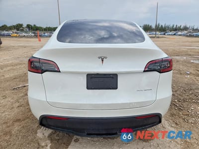 Zdjęcie 6 z 13 samochodu: 2023 TESLA MODEL Y VIN:7SAYGDEE2PF778955 - miniatura