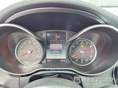 Zdjęcie 9 z 12 samochodu: 2015 MERCEDES-BENZ C 300 4MATIC VIN:55SWF4KB4FU093550 - miniatura