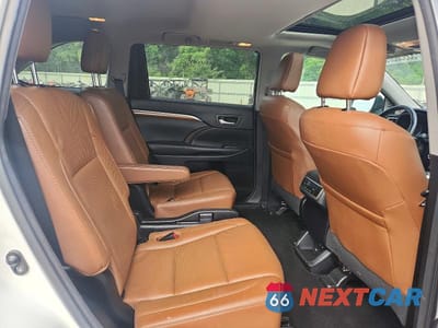Zdjęcie 11 z 14 samochodu: 2018 TOYOTA HIGHLANDER LIMITED VIN:5TDYZRFH7JS239554 - miniatura