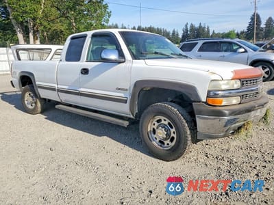 Czwarte zdjęcie samochodu z boku: 1999 CHEVROLET SILVERADO K2500 VIN:1GCGK29U4XE179778 - miniatura