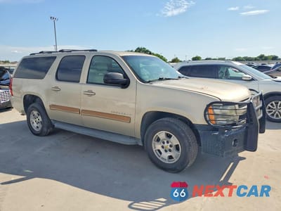 Czwarte zdjęcie samochodu z boku: 2010 CHEVROLET SUBURBAN K1500 LT VIN:1GNUKJE3XAR129968 - miniatura