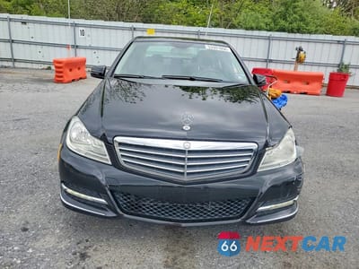 Piąte zdjęcie samochodu w środku: 2013 MERCEDES-BENZ C 300 4MATIC VIN:WDDGF8AB2DR257485 - miniatura