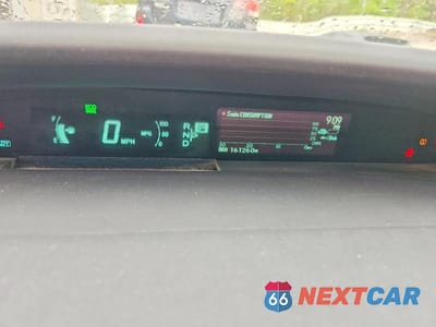 Zdjęcie 9 z 13 samochodu: 2013 TOYOTA PRIUS TWO VIN:JTDKN3DU9D5664492 - miniatura