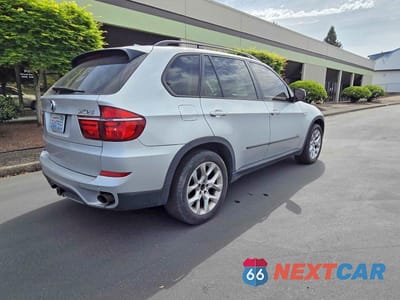 Trzecie zdjęcie samochodu z tyłu: 2011 BMW X5 XDRIVE35I VIN:5UXZV4C50BL410739 - miniatura