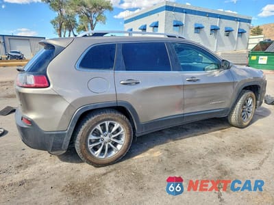 Trzecie zdjęcie samochodu z tyłu: 2021 JEEP CHEROKEE LATITUDE PLUS VIN:1C4PJMLB3MD154619 - miniatura