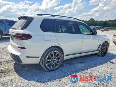 Trzecie zdjęcie samochodu z tyłu: 2026 BMW X7 M60I VIN:5UX33EM03T9123317 - miniatura