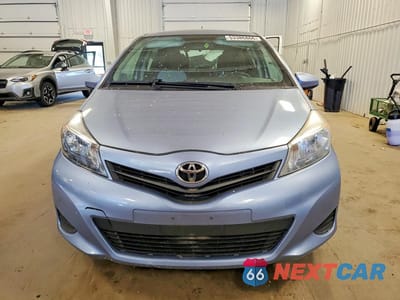 Piąte zdjęcie samochodu w środku: 2012 TOYOTA YARIS VIN:JTDKTUD3XCD511403 - miniatura
