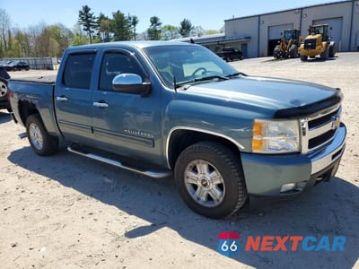 Czwarte zdjęcie samochodu z boku: 2011 CHEVROLET SILVERADO K1500 LT VIN:3GCPKSE37BG228969 - miniatura