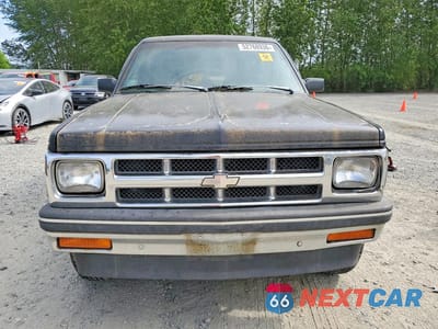 Piąte zdjęcie samochodu w środku: 1993 CHEVROLET BLAZER S10 VIN:1GNDT13W4P2134658 - miniatura