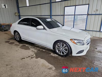 Czwarte zdjęcie samochodu z boku: 2015 MERCEDES-BENZ C 300 VIN:55SWF4JB3FU085294 - miniatura