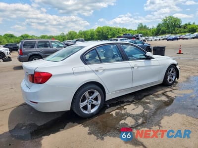 Trzecie zdjęcie samochodu z tyłu: 2013 BMW 320 I XDRIVE VIN:WBA3C3C50DF978706 - miniatura