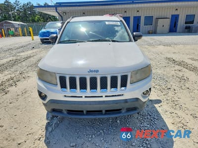 Piąte zdjęcie samochodu w środku: 2011 JEEP COMPASS SPORT VIN:1J4NT1FB1BD260778 - miniatura