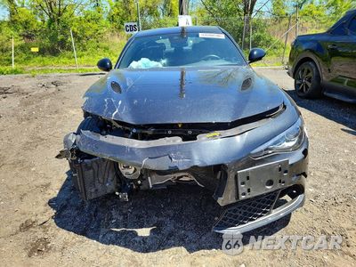 Piąte zdjęcie samochodu w środku: 2023 ALFA ROMEO GIULIA QUADRIFOGLIO VIN:ZARFAMEVXP7676787 - miniatura
