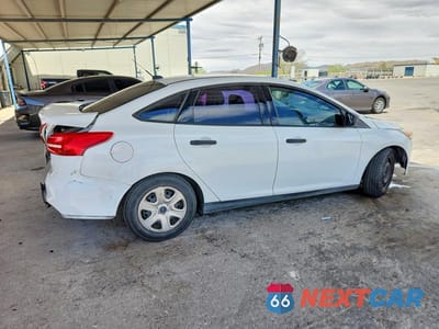 Trzecie zdjęcie samochodu z tyłu: 2016 FORD FOCUS S VIN:1FADP3E24GL369127 - miniatura