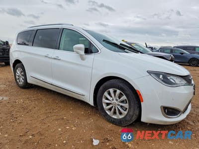 Czwarte zdjęcie samochodu z boku: 2019 CHRYSLER PACIFICA TOURING L VIN:2C4RC1BG4KR665720 - miniatura
