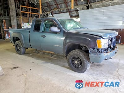 Czwarte zdjęcie samochodu z boku: 2010 GMC SIERRA K1500 VIN:1GTSKTEA3AZ182411 - miniatura
