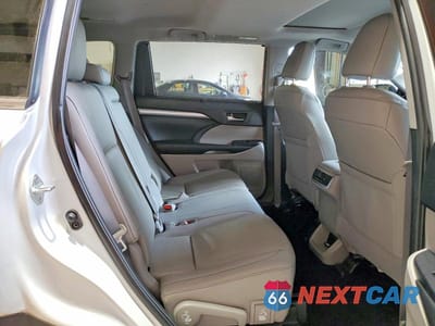 Zdjęcie 11 z 13 samochodu: 2019 TOYOTA HIGHLANDER XLE VIN:5TDJZRFH8KS594624 - miniatura