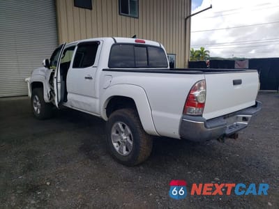 Drugie zdjęcie samochodu z przodu: 2013 TOYOTA TACOMA DOUBLE CAB VIN:3TMLU4EN0DM111907 - miniatura
